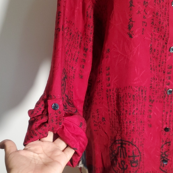 NWT Chico's Design Long Sleeve Shirt Size 2 100%Silk Collared Red Button-Up - Picture 3 of 13